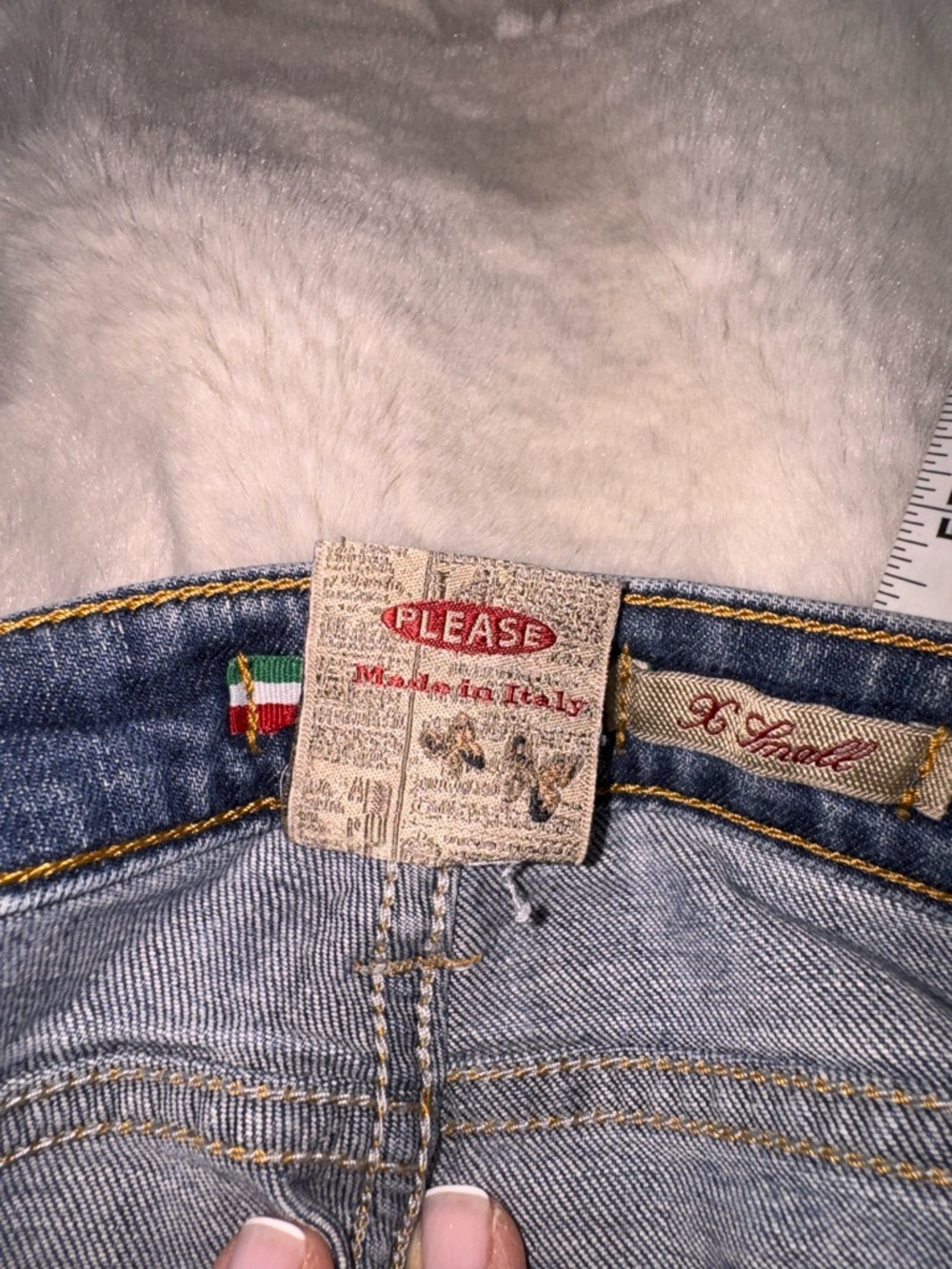 ✨4+ 50% OFF| ✨ PLAESE ITALY Women's Blue Jeans with Heart Pocket Accent size S - Picture 11 of 13